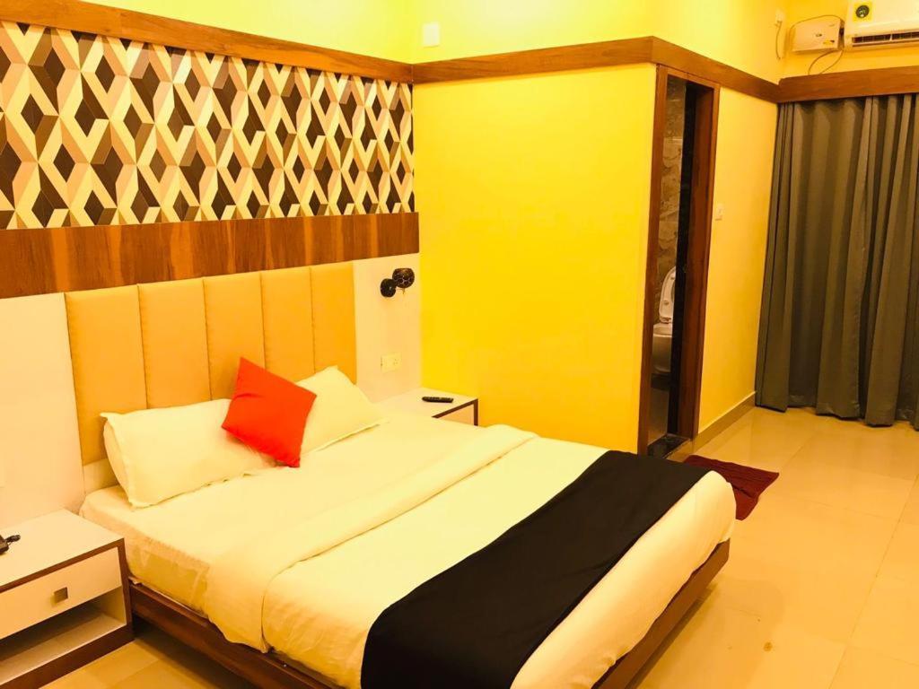 Hotel Keerthana Puttur Puttur  Ngoại thất bức ảnh